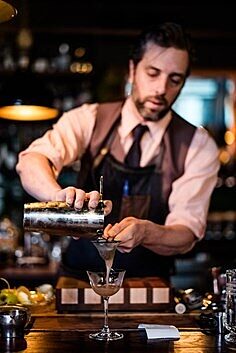 Night Flower cocktail service