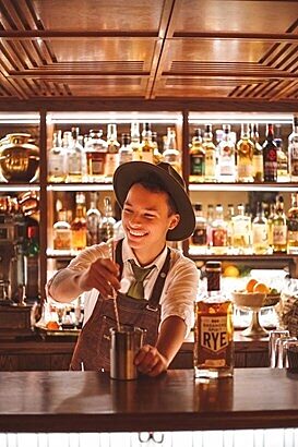 Austin Club cocktail waiter